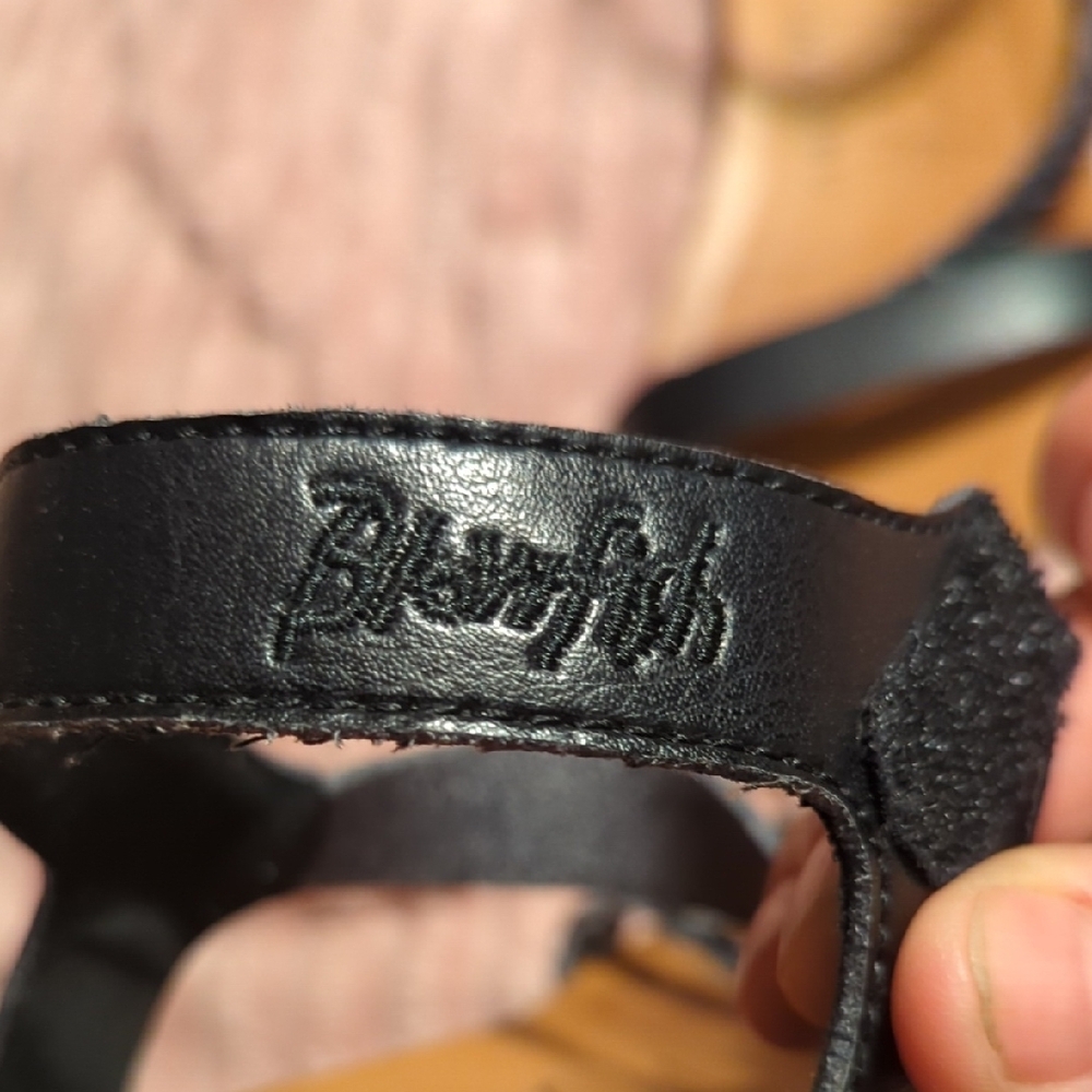 Blowfish Women's Black Sandals - Picture 4 of 10